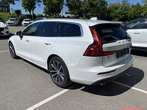 Volvo  V60 Momentum Pro, B4 Mild-Hybrid Diesel