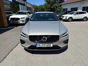 Volvo  V60 Plus, B4 Mild-Hybrid, Diesel, Dark