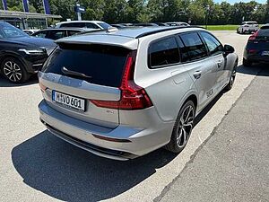 Volvo  V60 Plus, B4 Mild-Hybrid, Diesel, Dark