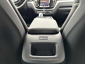 Volvo  XC60 Plus, B4 AWD Mild-Hybrid, Diesel, Dark