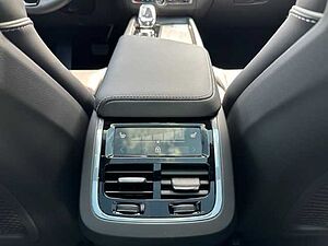 Volvo  XC60 Ultimate, B4 Mild-Hybrid, Diesel, Dark