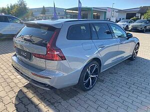 Volvo  V60 Ultimate, B4 Mild-Hybrid, Diesel, Dark