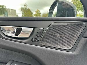 Volvo  XC60 Recharge R-Design, T8 AWD Plug-in Hybrid