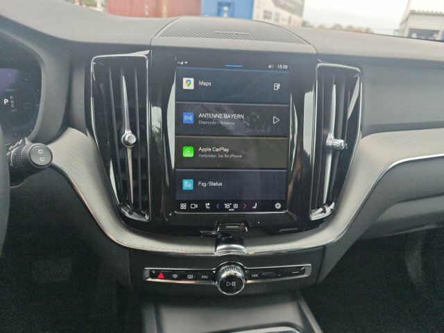 Volvo  T8 Hybrid AWD Plus Dark