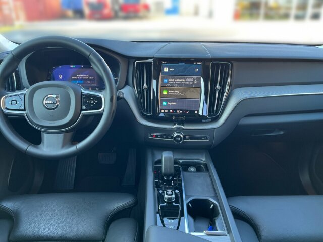 Volvo  T6 Hybrid AWD Plus Dark