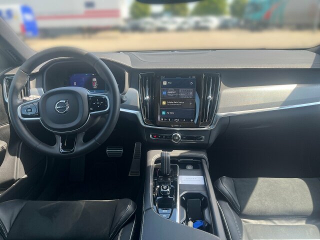 Volvo  V90