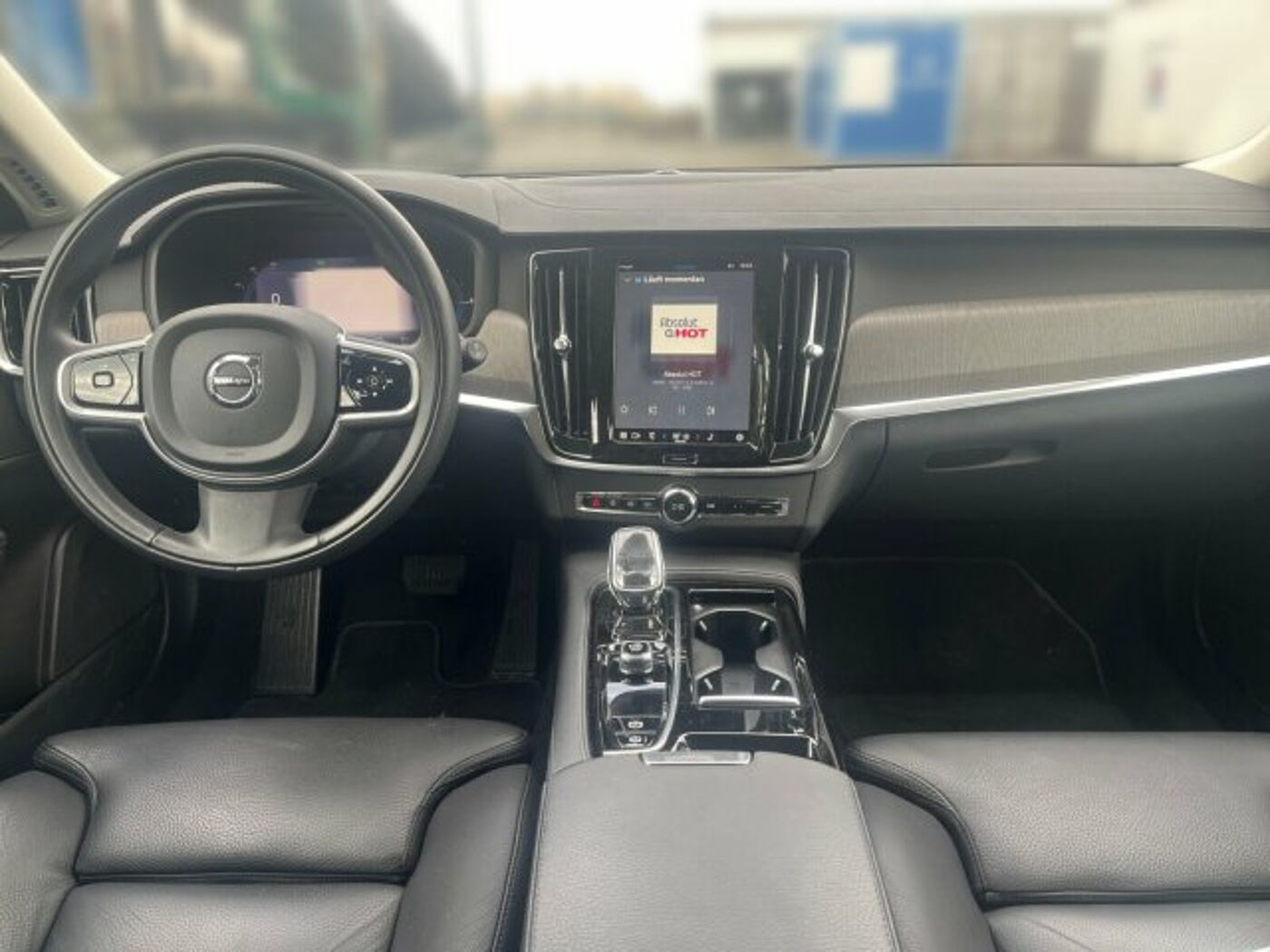 Volvo  V90