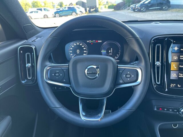 Volvo  XC40