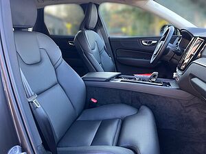 Volvo  T6 Hybrid AWD Plus Dark