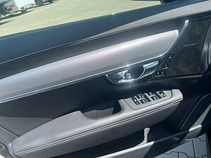Volvo  V90