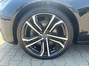 Volvo  V90
