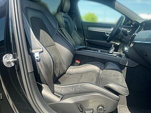 Volvo  V90