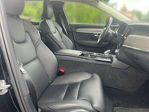 Volvo  V90