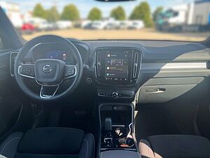 Volvo  XC40