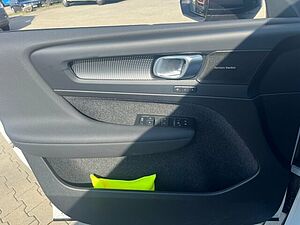 Volvo  XC40