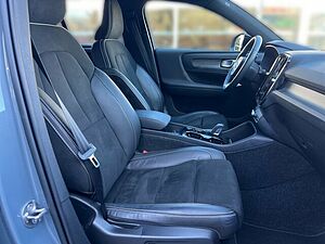 Volvo  XC40