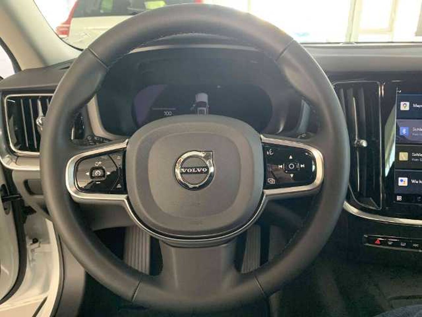 Volvo  Plus Dark