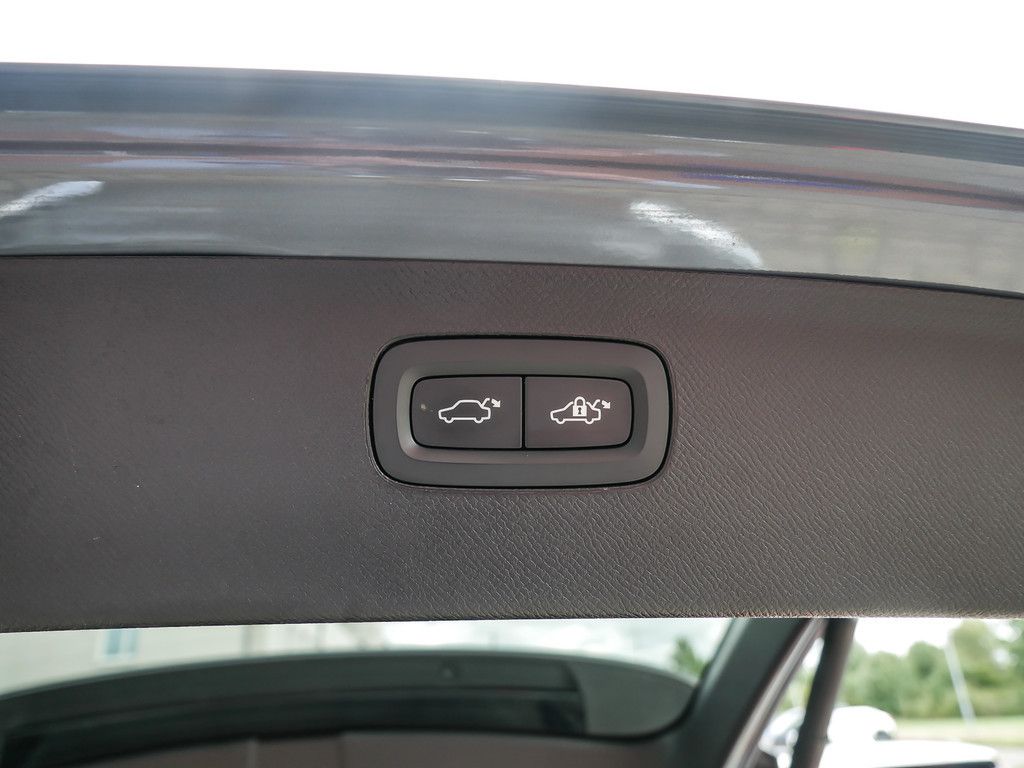 Volvo  T8 AWD Inscription Expression