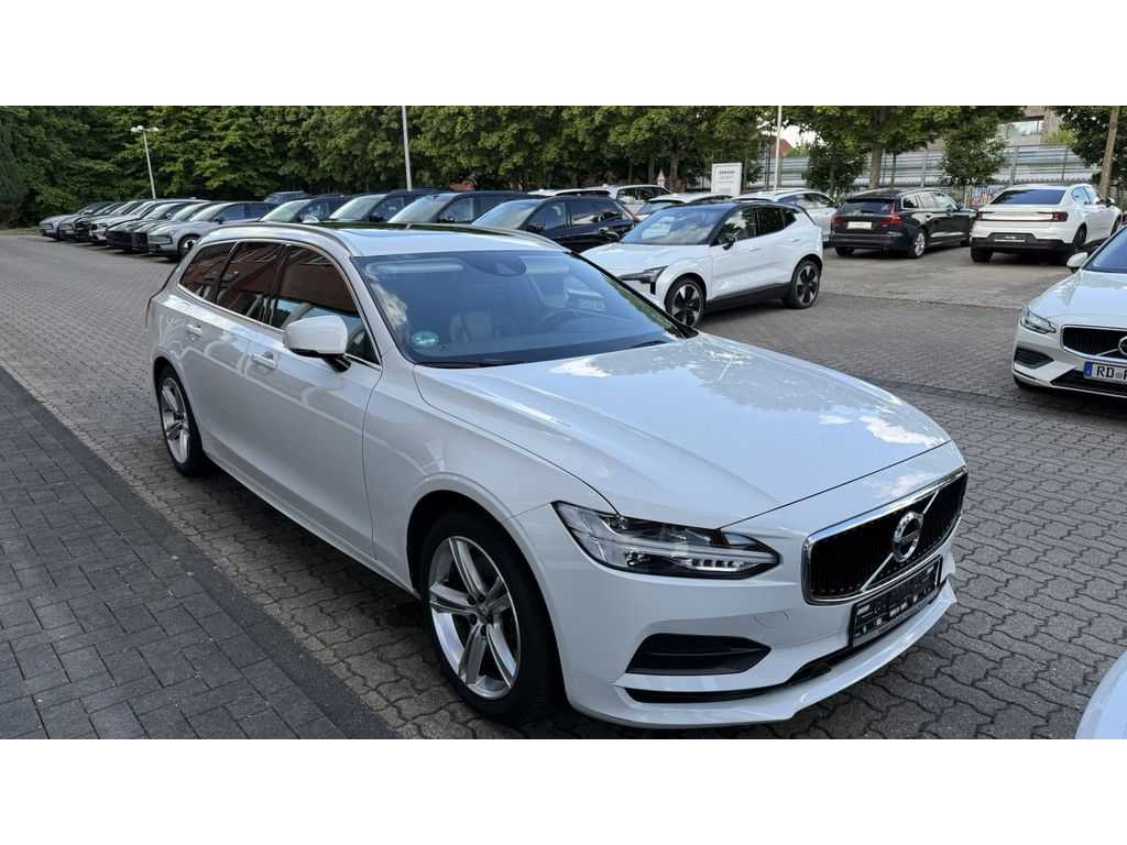 Volvo  T4 Momentum