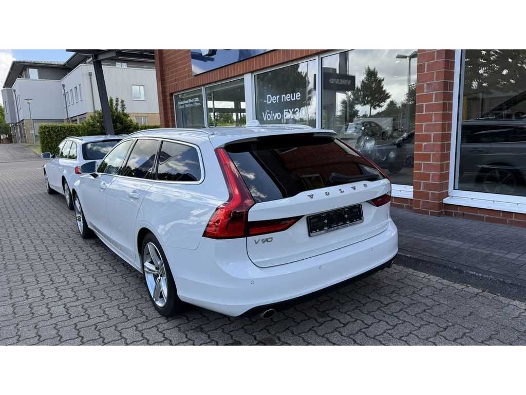 Volvo  T4 Momentum