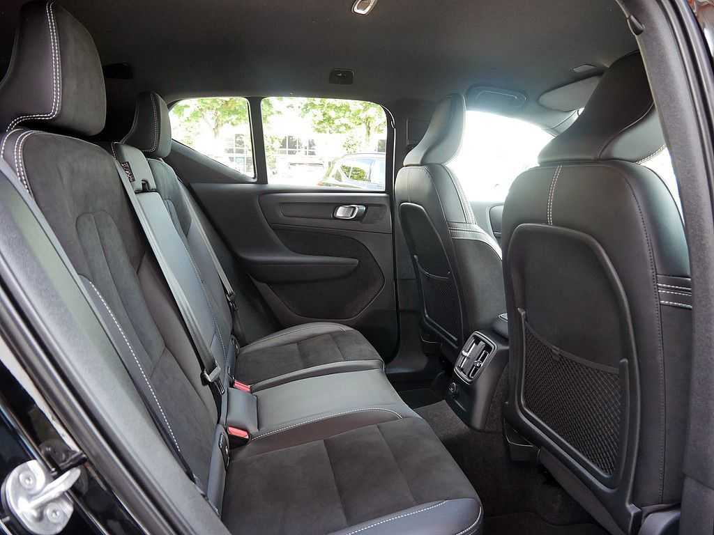 Volvo  T5 Recharge R Design MEMORY AHK 360°