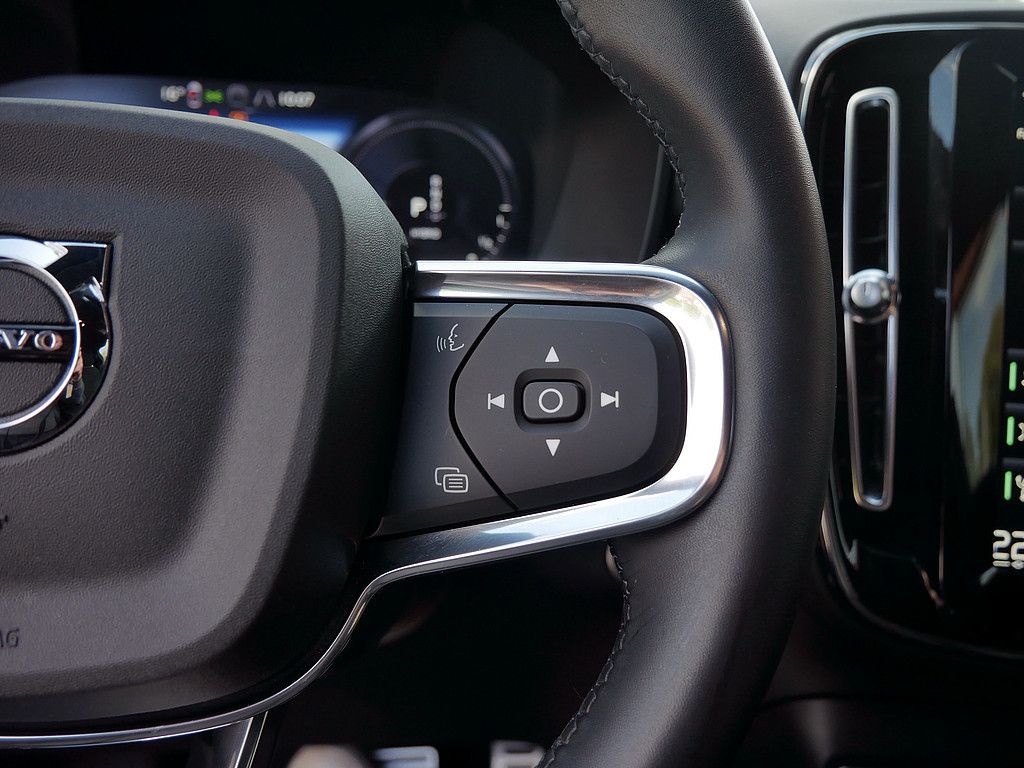 Volvo  T5 Recharge R Design MEMORY AHK 360°