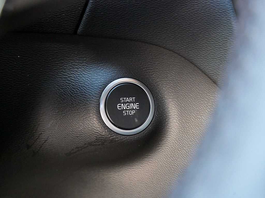 Volvo  T5 Recharge R Design MEMORY AHK 360°