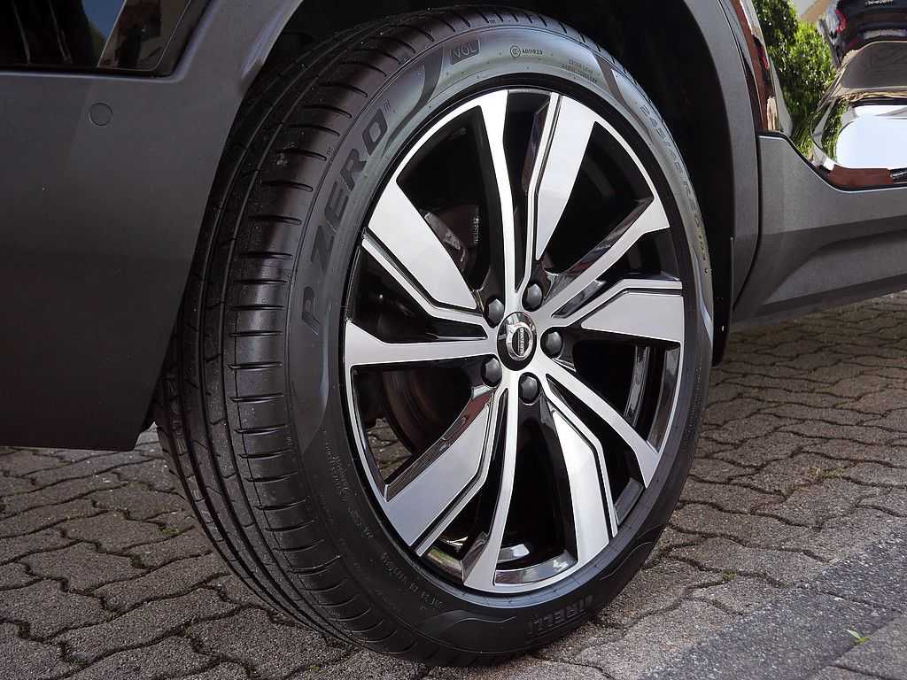 Volvo  T5 Recharge R Design MEMORY AHK 360°