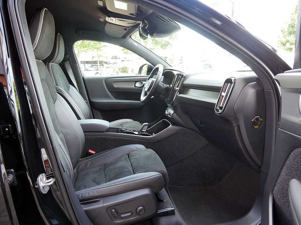 Volvo  T5 Recharge R Design MEMORY AHK 360°