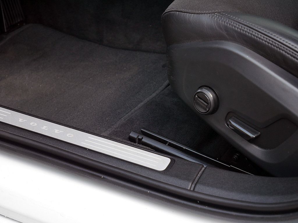 Volvo  D4 Momentum