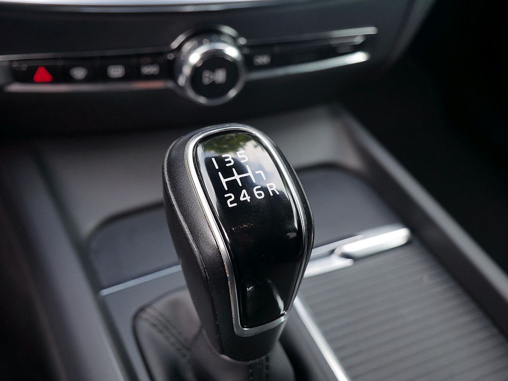 Volvo  D4 Momentum
