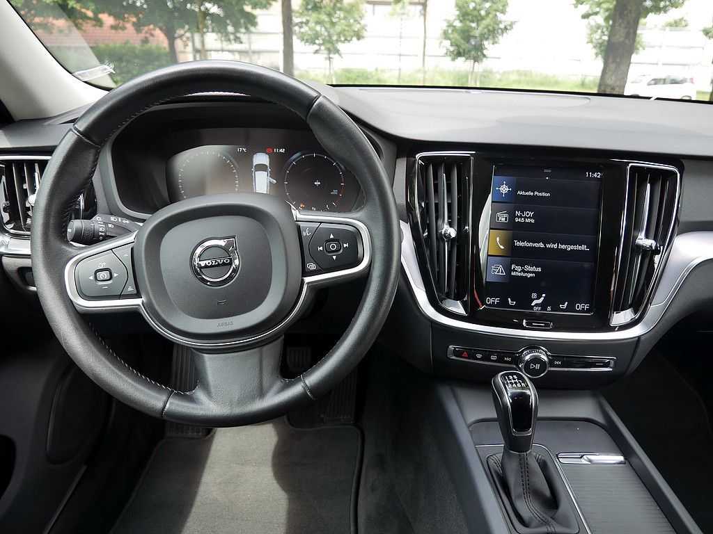 Volvo  D4 Momentum