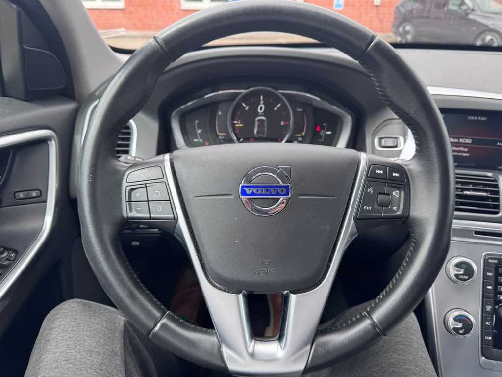 Volvo  2.0 Summum 2WD