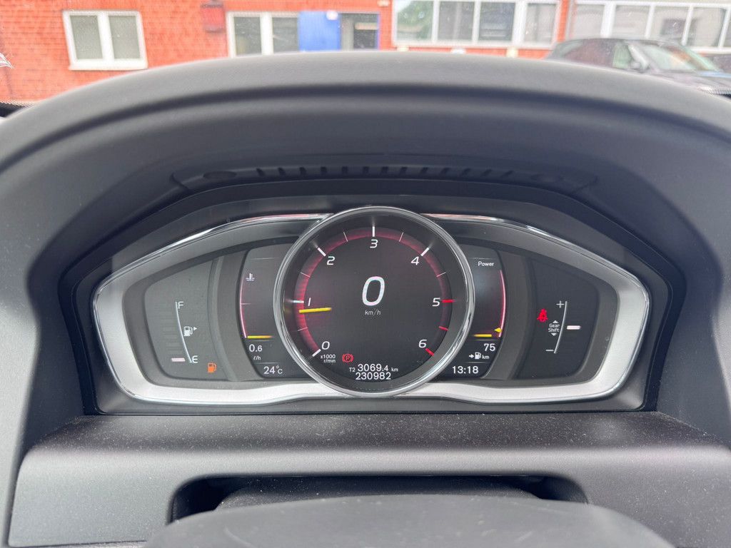 Volvo  2.0 Summum 2WD