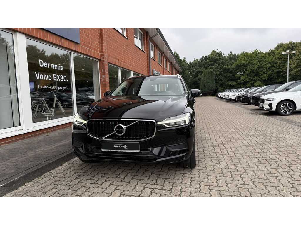 Volvo  D4 Momentum Pro LEDER RÜCKFAHRKAMERA AHK