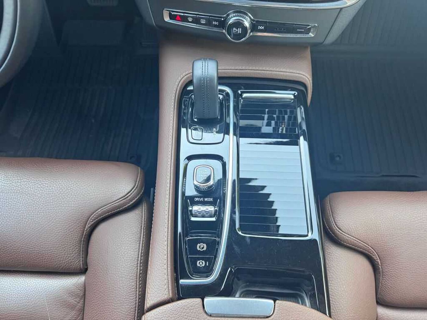 Volvo  T6 AWD Recharge Inscription Expression LED
