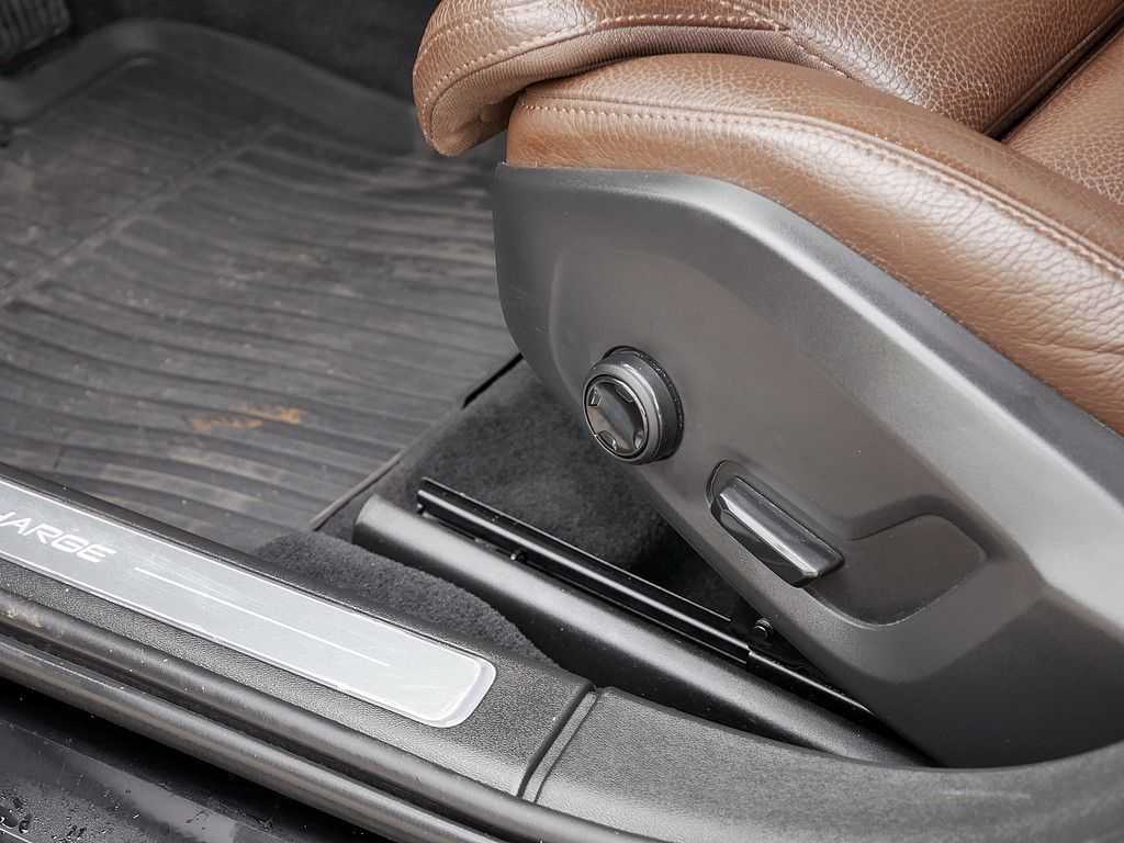 Volvo  T6 AWD Recharge Inscription Expression LED