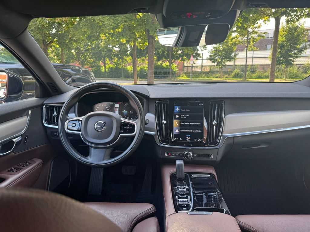 Volvo  T6 AWD Recharge Inscription Expression LED
