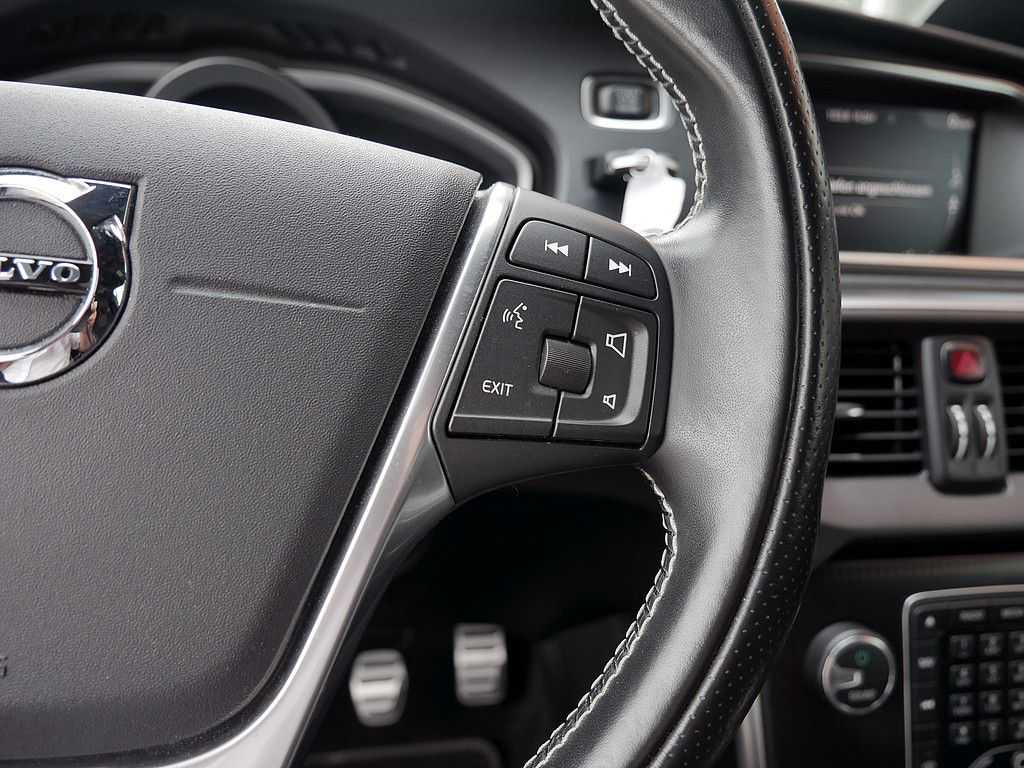 Volvo  D2 R-Design