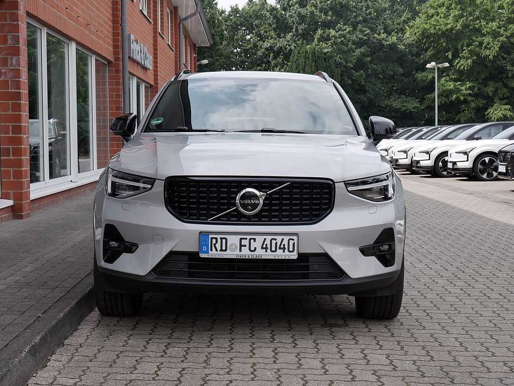 Volvo  B4 Benzin Plus Dark