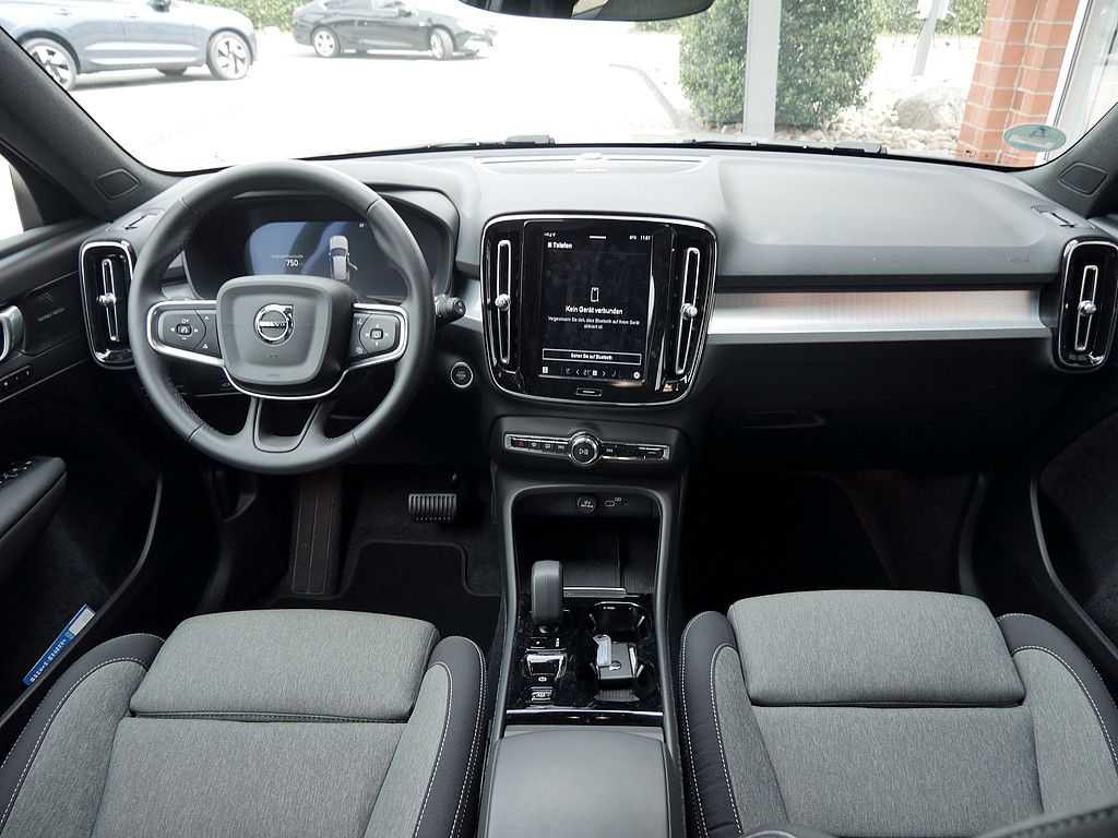 Volvo  B4 Benzin Plus Dark