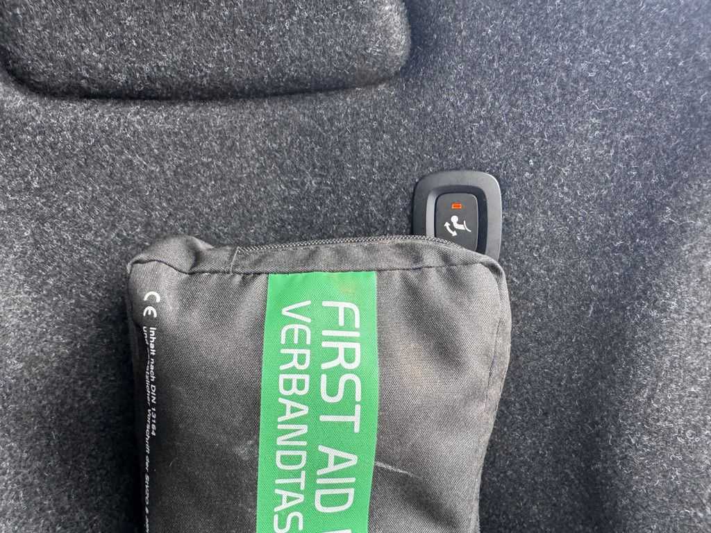 Volvo  Recharge Pro W-LAN AHK ACC LED PANO 360°