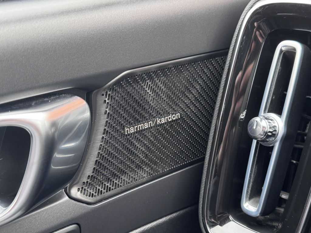 Volvo  Recharge Pro W-LAN AHK ACC LED PANO 360°