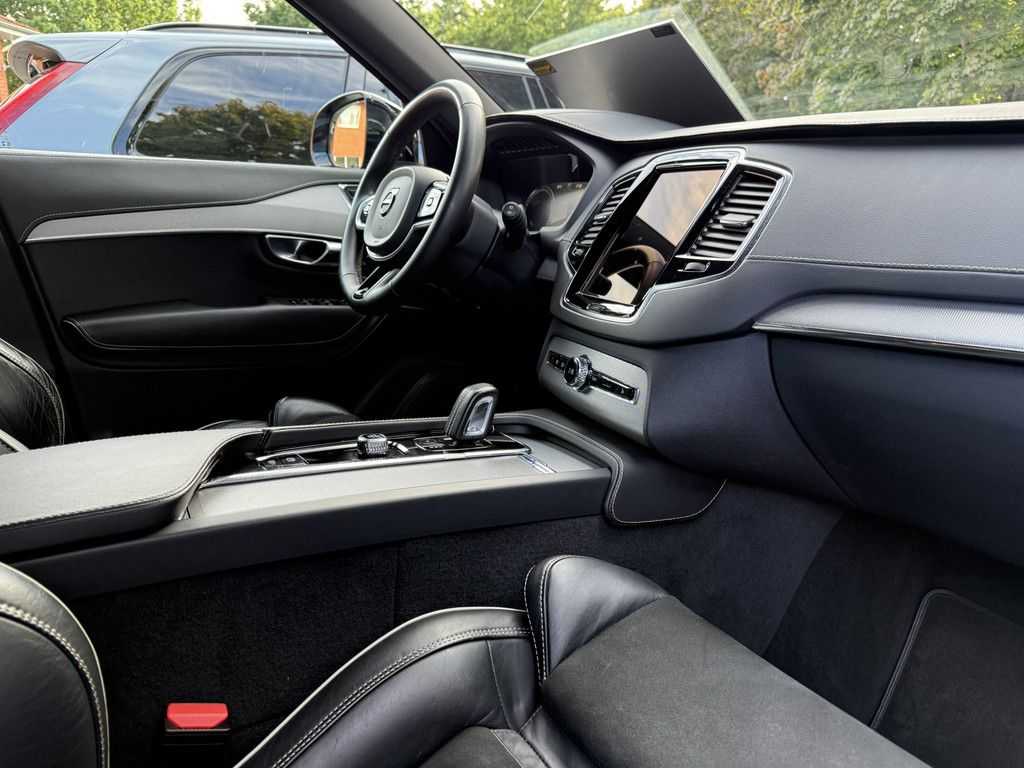 Volvo  T8 AWD R Design Edition