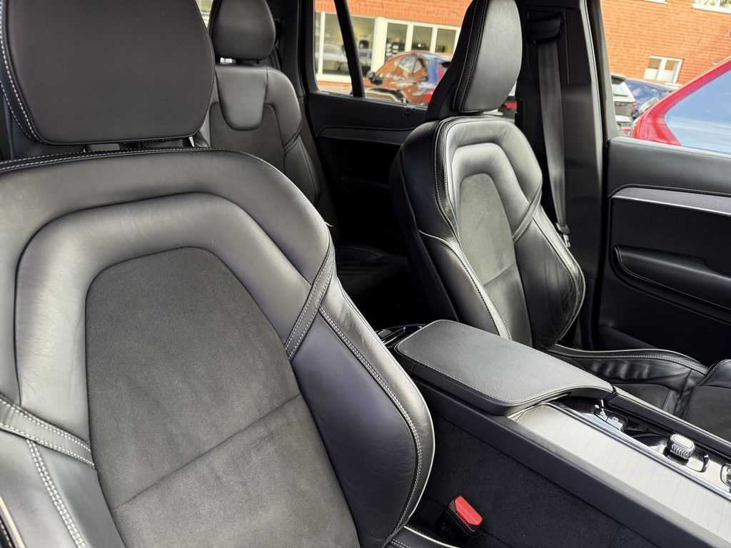 Volvo  T8 AWD R Design Edition