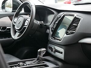 Volvo  D5 AWD Momentum