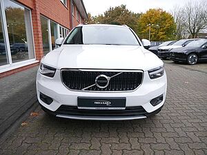 Volvo  T4 Momentum Pro