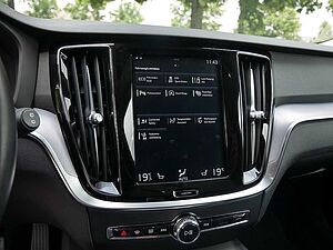 Volvo  D4 Momentum