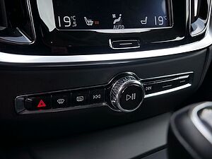 Volvo  D4 Momentum