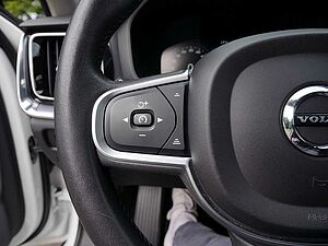 Volvo  D4 Momentum